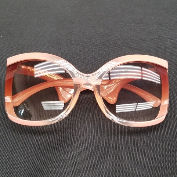 Sunglasses - Picture 3 of 3